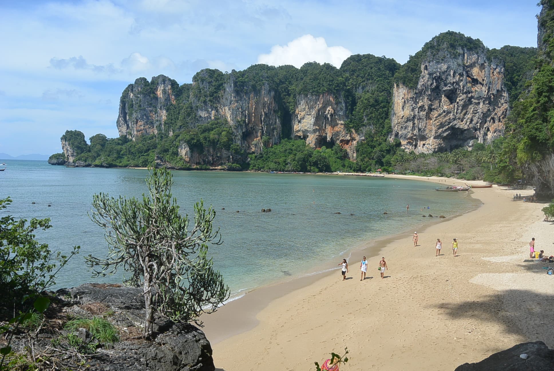 Tonsai Beach