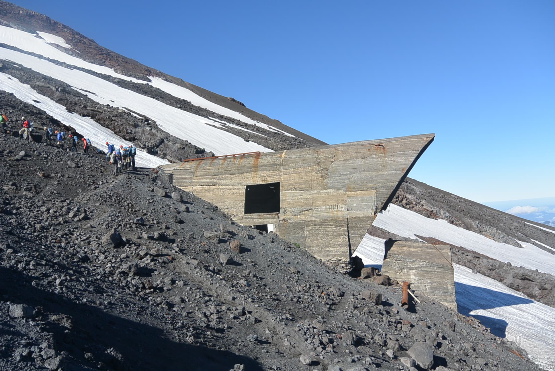 Zerstörte Skiliftstation am Villarrica