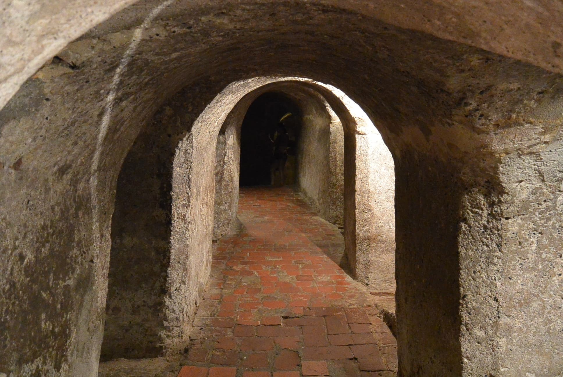 Düstere Tunnel