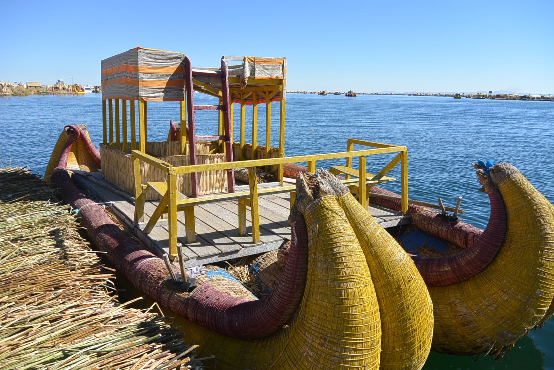 Eines der Schilfboote der Uros