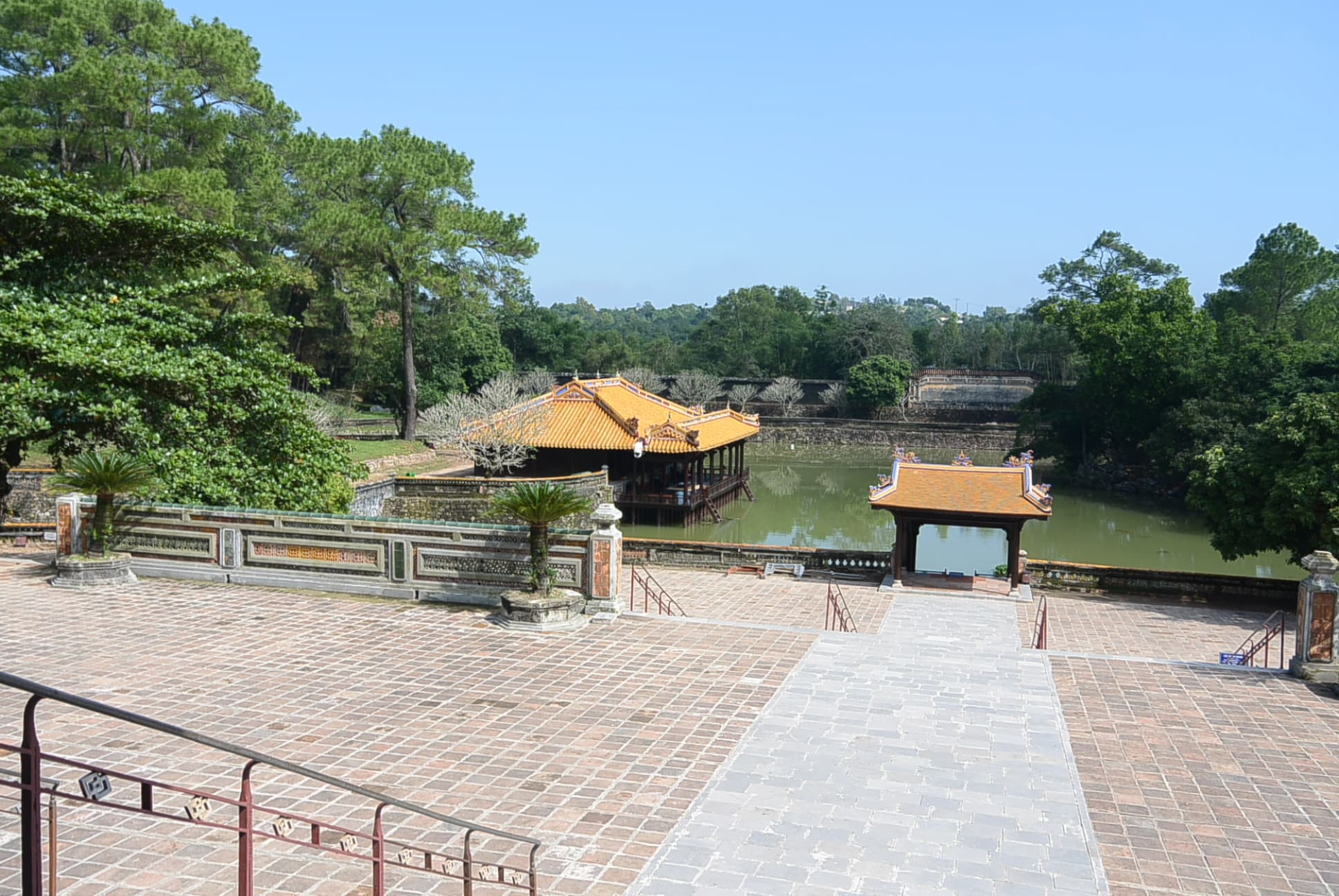 Blick vom Grab von Tự Đức