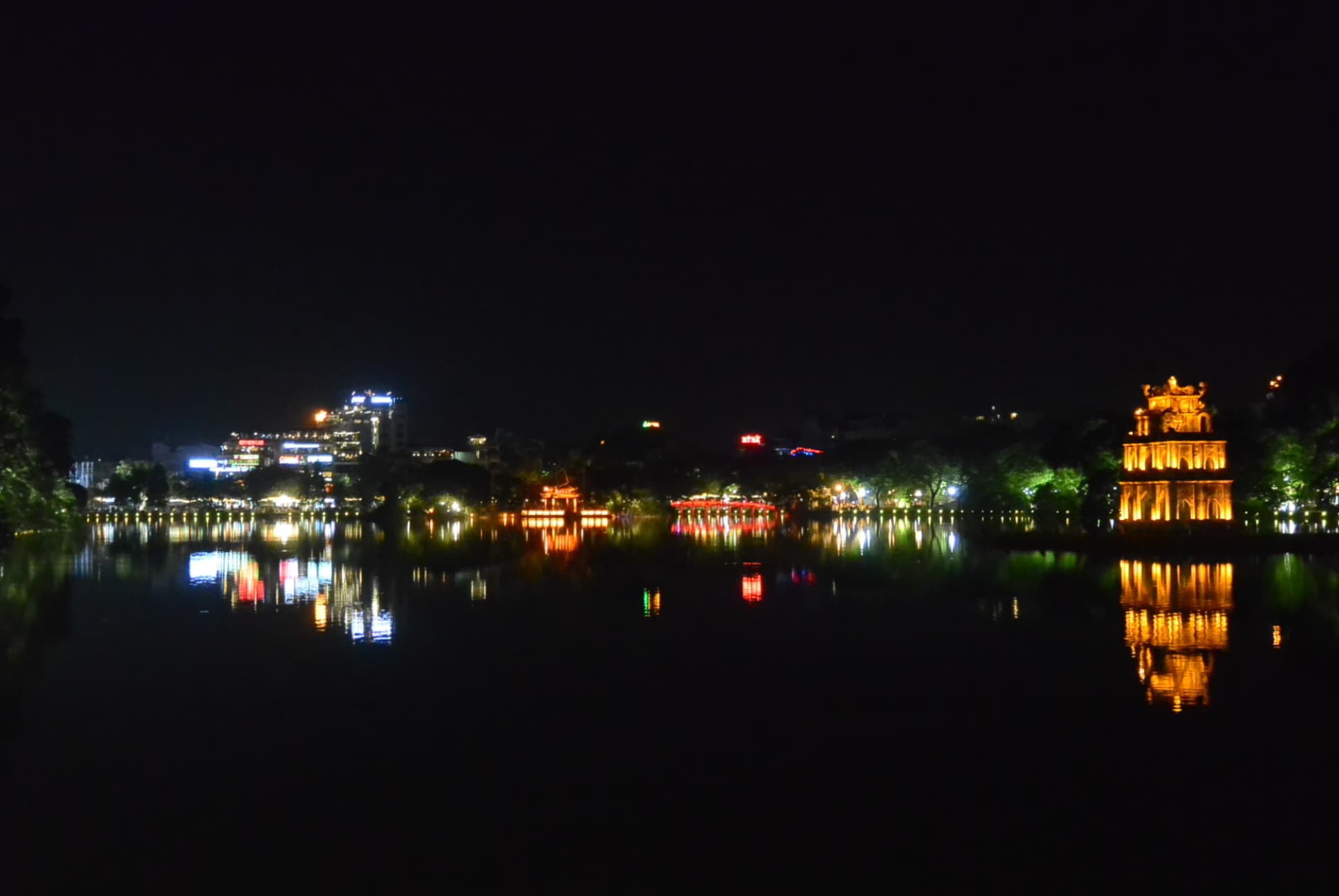 Der Hoàn Kiếm See mit dem Turtletower