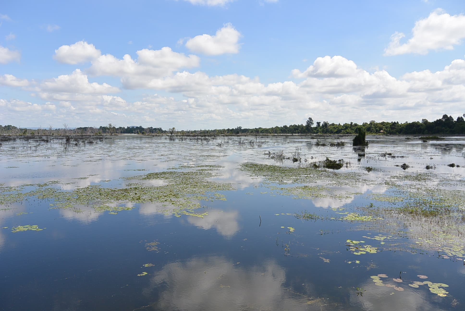 Der See um Neak Pean