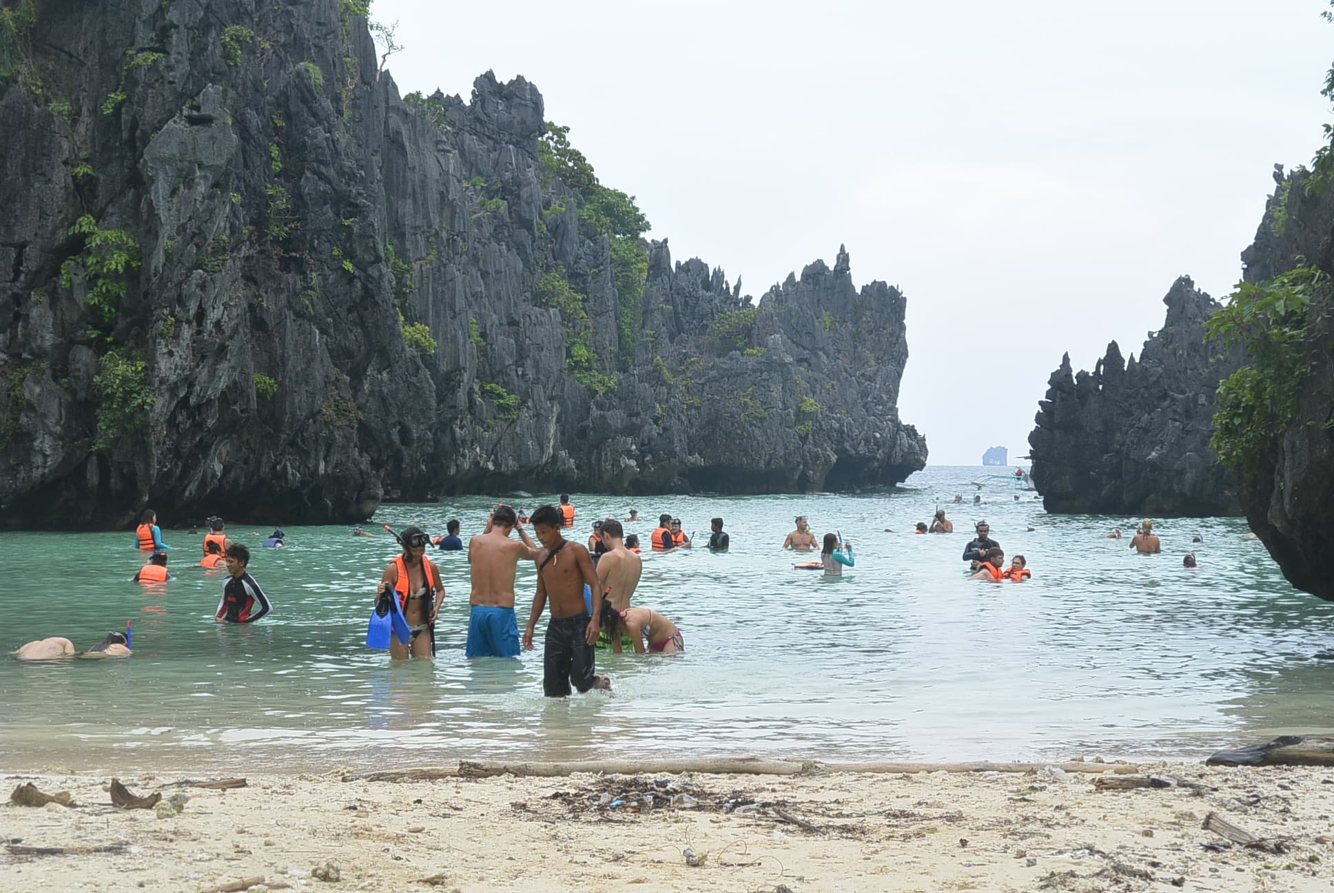 Viele Leute am Hidden Beach