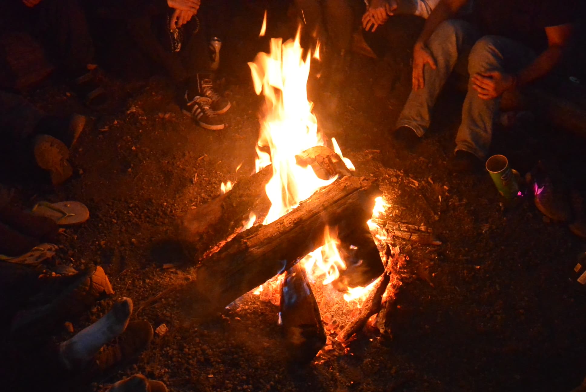 Am Lagerfeuer